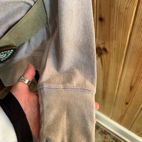 🩶🌸Gray Pullover With Cowl Neck🌸🩶 - Picture 5 of 10